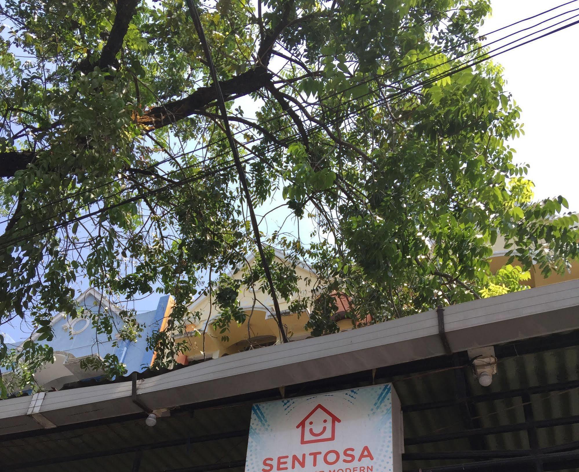 Wisma Sentosa Макасар Екстериор снимка