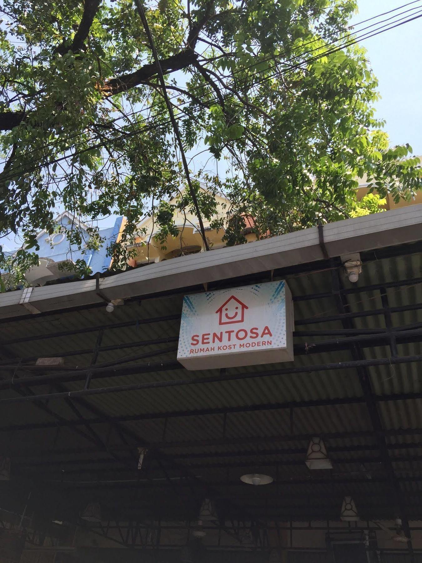 Wisma Sentosa Макасар Екстериор снимка